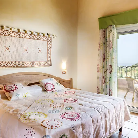 Cruccuris - Adults Only ヴィッラシミーウス